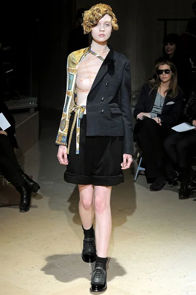 Look 28